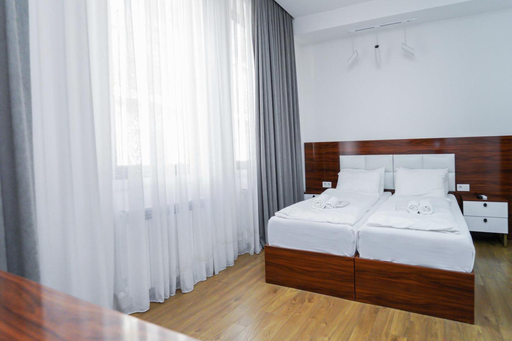 Hotel Type Rooms On Avenue Melikishvili, City Center Tbilisi Exterior foto